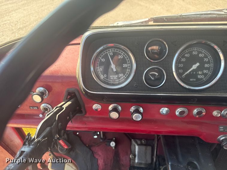 image for item ER2253 1979 Ford F900 pumper fire truck