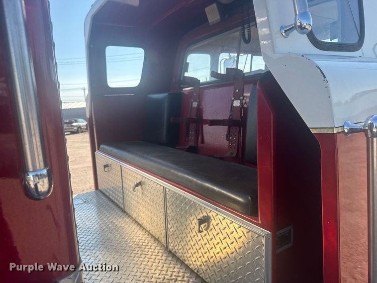 image for item ER2253 1979 Ford F900 pumper fire truck