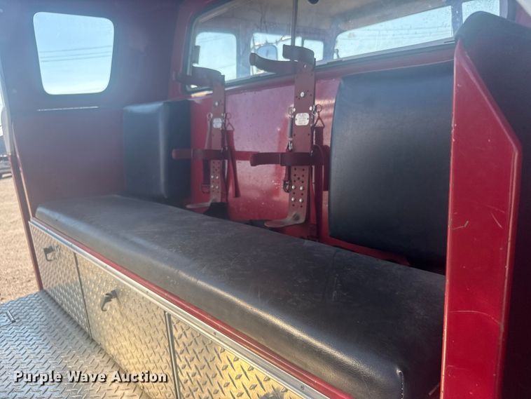 image for item ER2253 1979 Ford F900 pumper fire truck