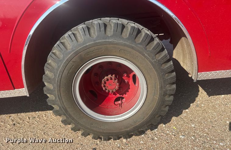 image for item ER2253 1979 Ford F900 pumper fire truck