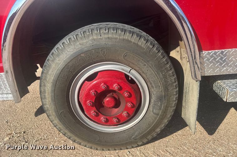 image for item ER2253 1979 Ford F900 pumper fire truck