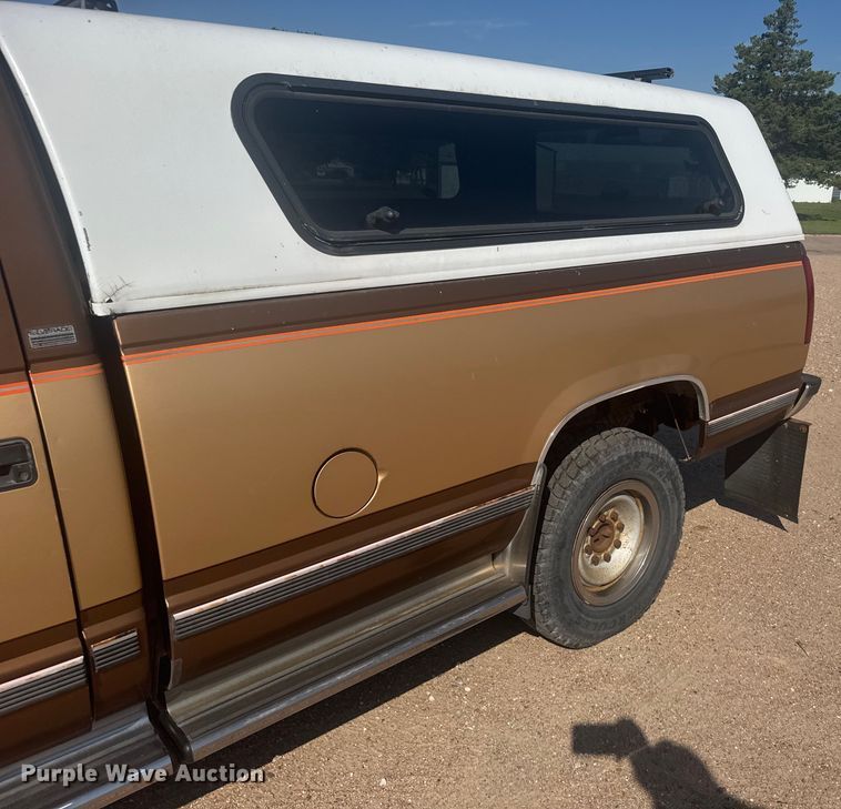 image for item ER2254 1989 Chevrolet C2500 pickup truck