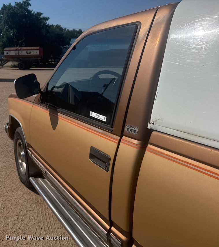 image for item ER2254 1989 Chevrolet C2500 pickup truck