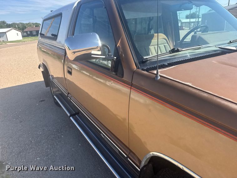 image for item ER2254 1989 Chevrolet C2500 pickup truck
