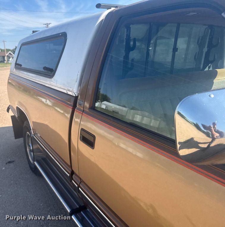 image for item ER2254 1989 Chevrolet C2500 pickup truck