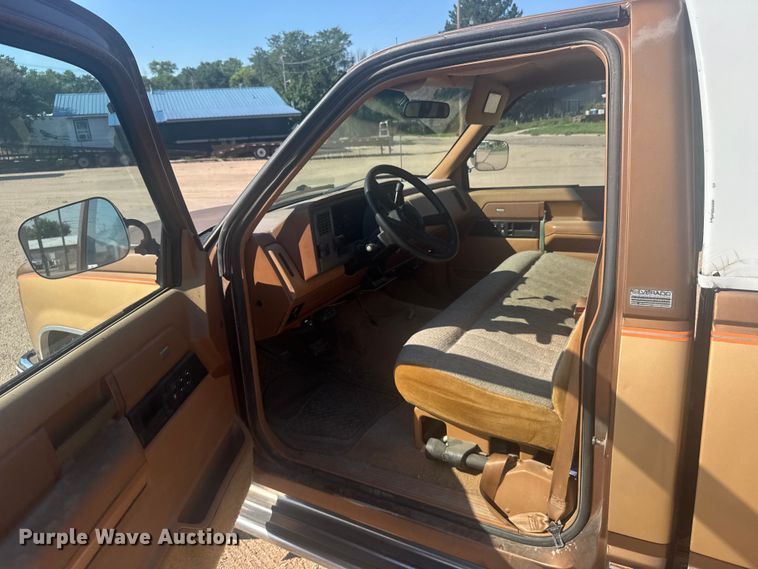 image for item ER2254 1989 Chevrolet C2500 pickup truck