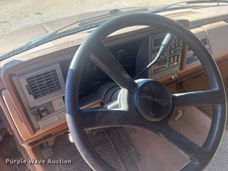 image for item ER2254 1989 Chevrolet C2500 pickup truck