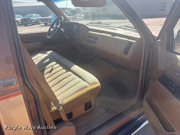 image for item ER2254 1989 Chevrolet C2500 pickup truck