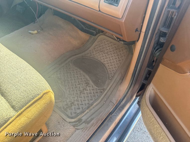 image for item ER2254 1989 Chevrolet C2500 pickup truck