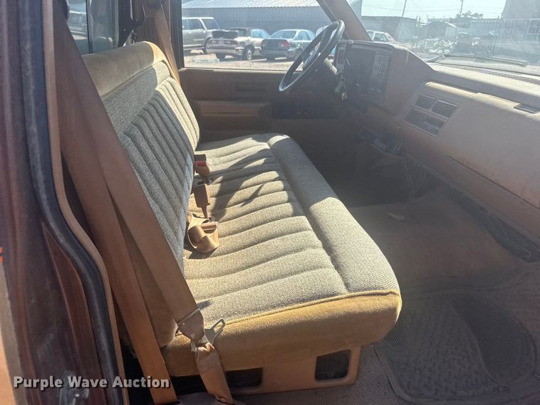 image for item ER2254 1989 Chevrolet C2500 pickup truck