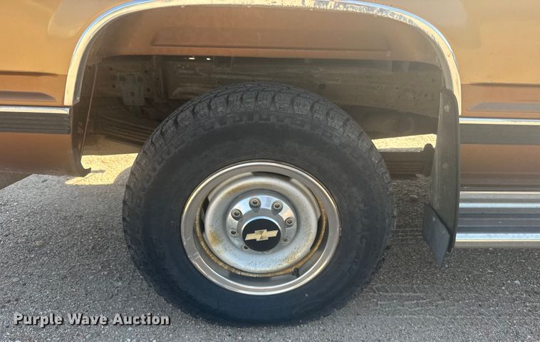 image for item ER2254 1989 Chevrolet C2500 pickup truck