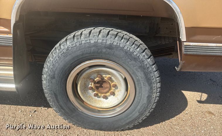 image for item ER2254 1989 Chevrolet C2500 pickup truck
