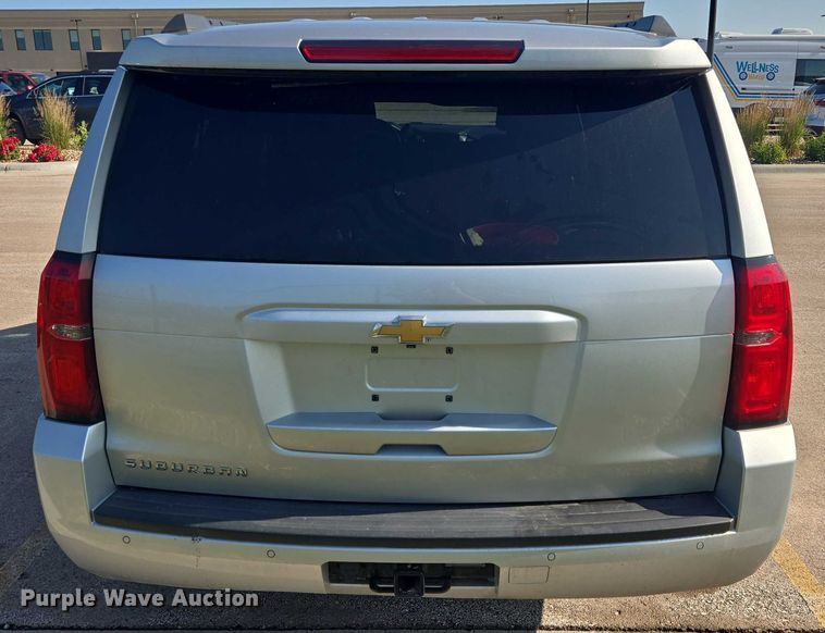 image for item ER5434 2017 Chevrolet Suburban SUV