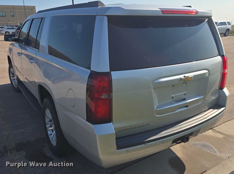image for item ER5434 2017 Chevrolet Suburban SUV