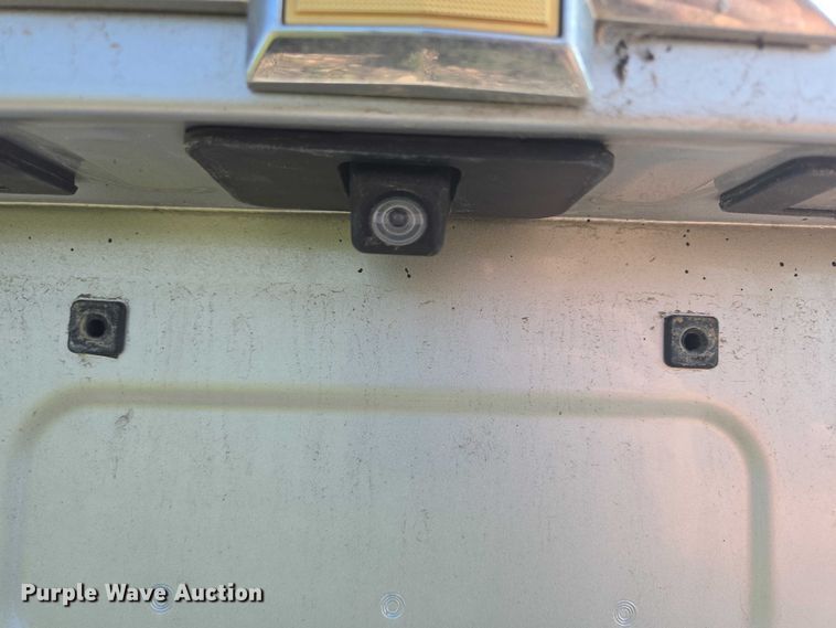 image for item ER5434 2017 Chevrolet Suburban SUV