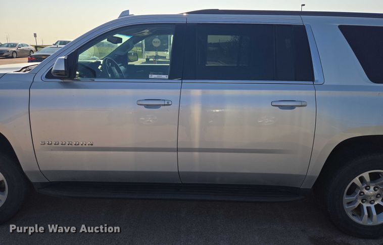 image for item ER5434 2017 Chevrolet Suburban SUV