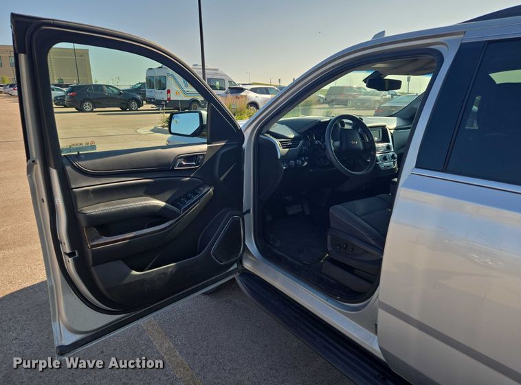 image for item ER5434 2017 Chevrolet Suburban SUV