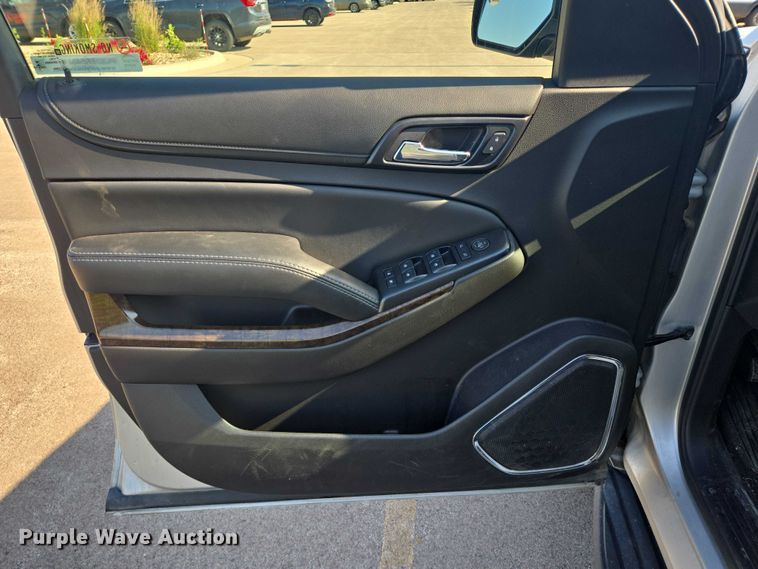 image for item ER5434 2017 Chevrolet Suburban SUV