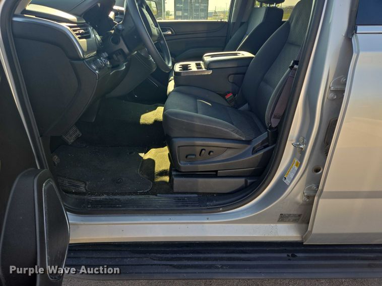 image for item ER5434 2017 Chevrolet Suburban SUV