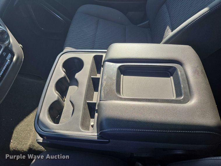 image for item ER5434 2017 Chevrolet Suburban SUV