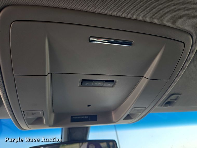 image for item ER5434 2017 Chevrolet Suburban SUV