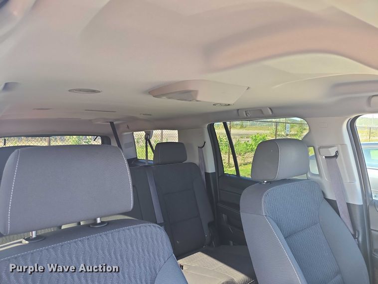 image for item ER5434 2017 Chevrolet Suburban SUV