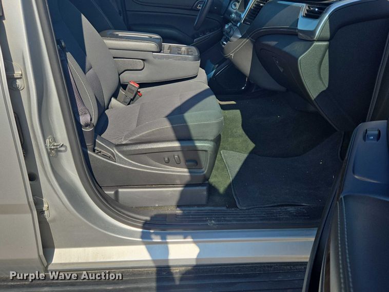 image for item ER5434 2017 Chevrolet Suburban SUV