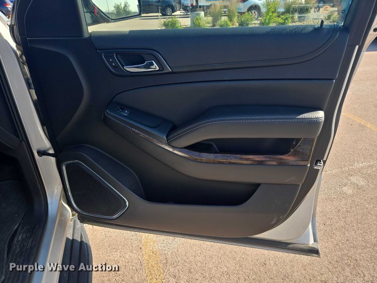 image for item ER5434 2017 Chevrolet Suburban SUV