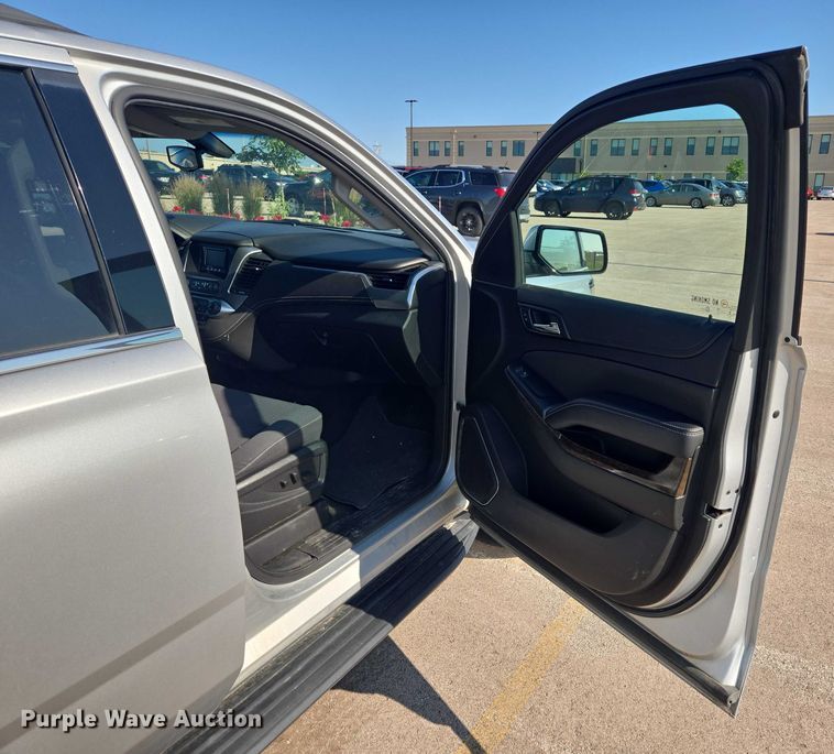 image for item ER5434 2017 Chevrolet Suburban SUV