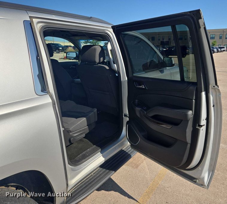 image for item ER5434 2017 Chevrolet Suburban SUV