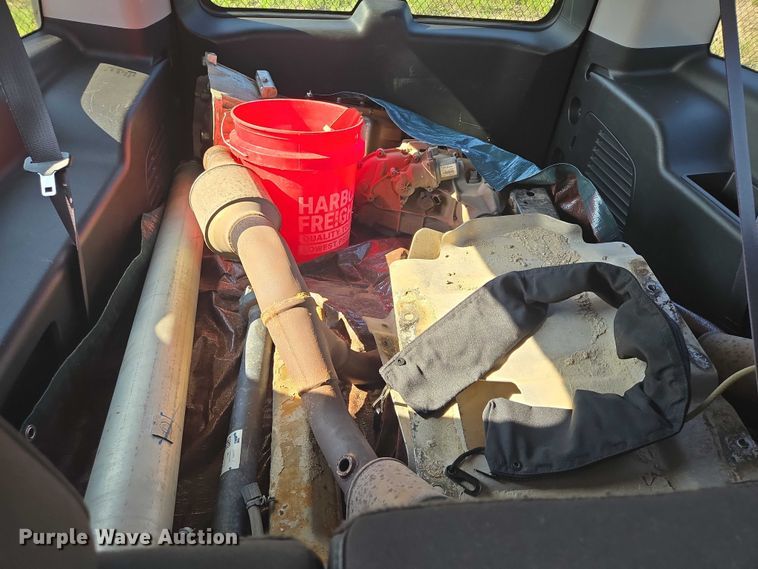 image for item ER5434 2017 Chevrolet Suburban SUV