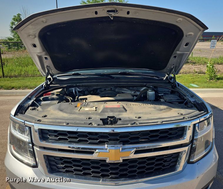 image for item ER5434 2017 Chevrolet Suburban SUV