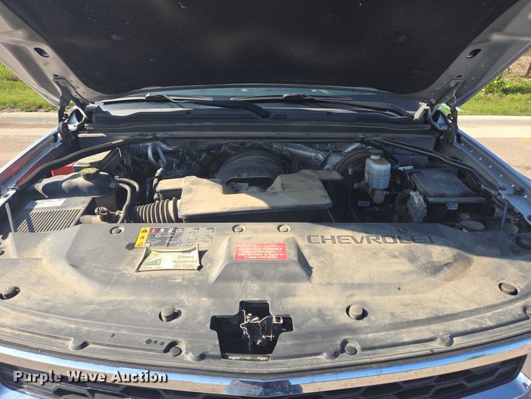 image for item ER5434 2017 Chevrolet Suburban SUV