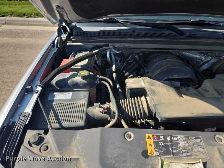 image for item ER5434 2017 Chevrolet Suburban SUV