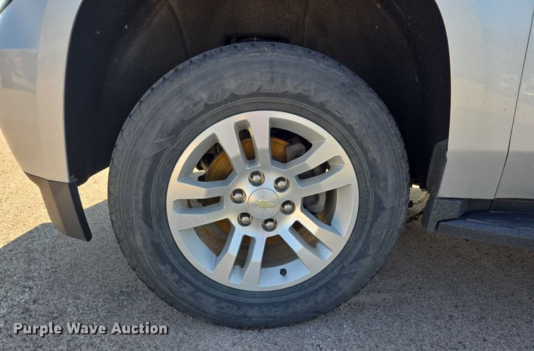 image for item ER5434 2017 Chevrolet Suburban SUV