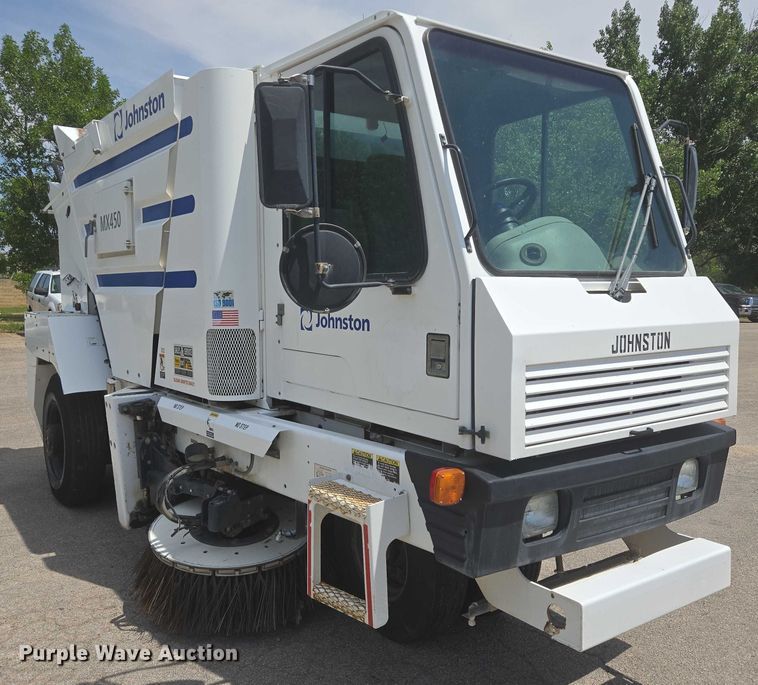 image for item ER5453 2004 Johnston MX450 street sweeper