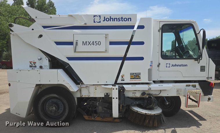 image for item ER5453 2004 Johnston MX450 street sweeper