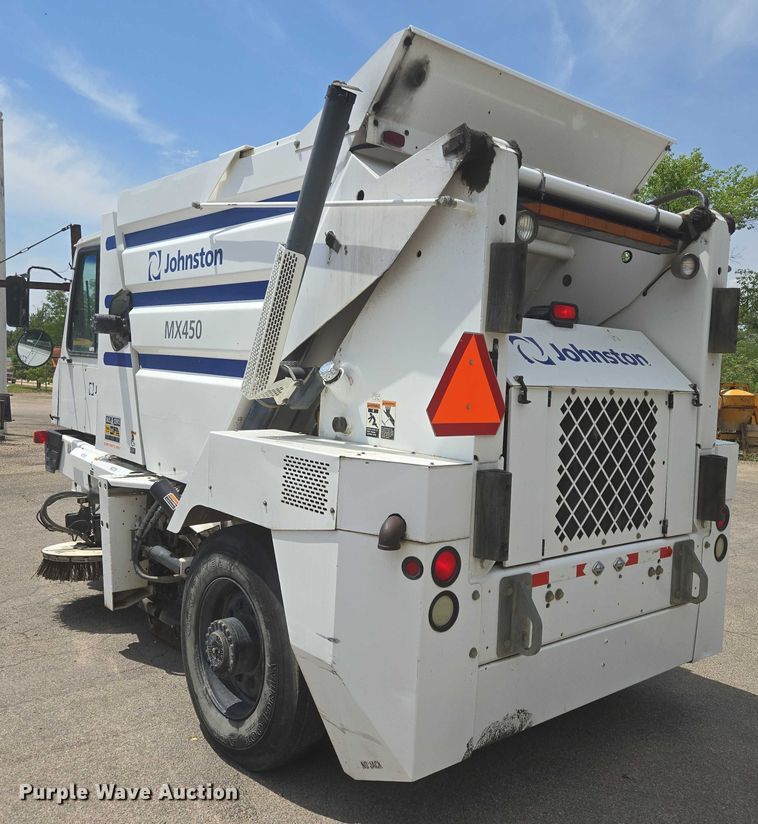 image for item ER5453 2004 Johnston MX450 street sweeper