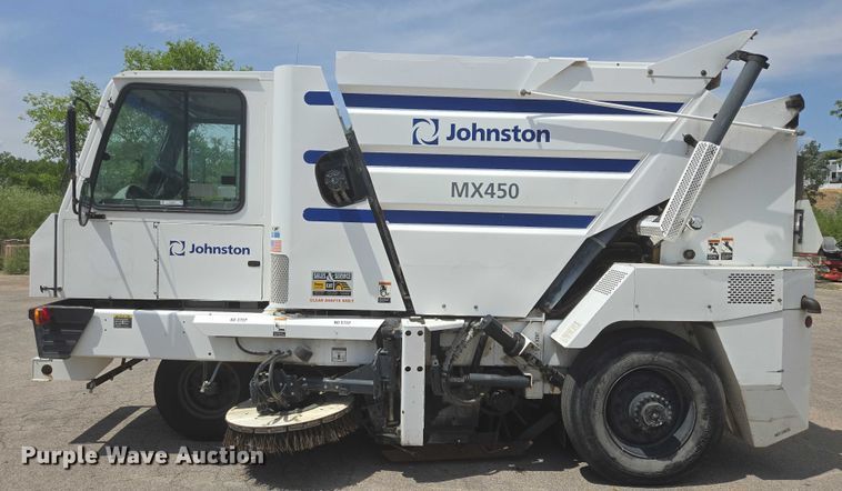 image for item ER5453 2004 Johnston MX450 street sweeper