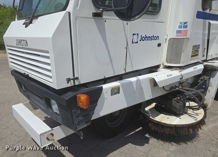image for item ER5453 2004 Johnston MX450 street sweeper