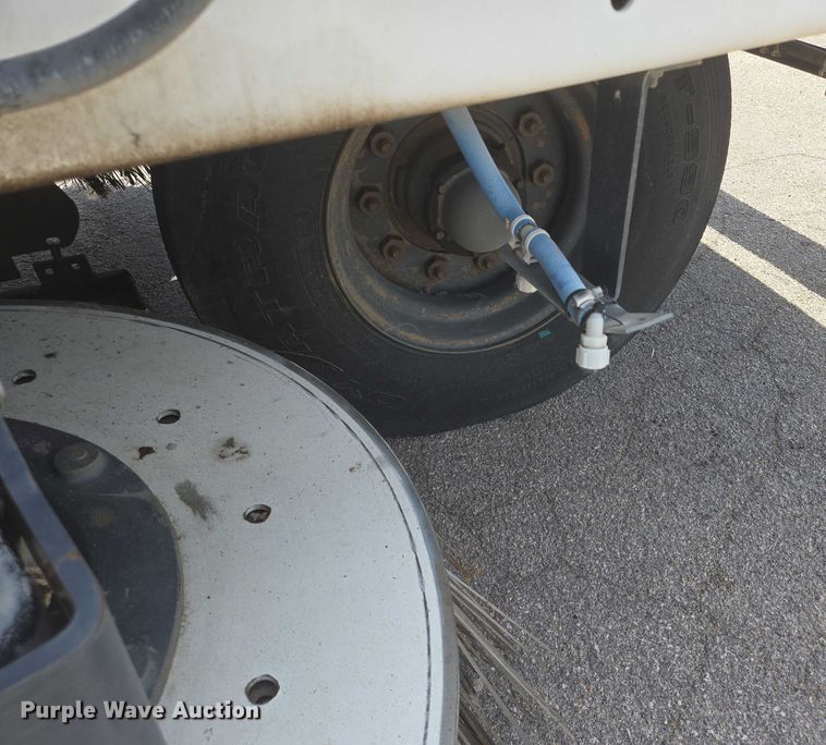 image for item ER5453 2004 Johnston MX450 street sweeper