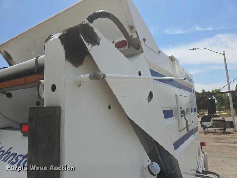 image for item ER5453 2004 Johnston MX450 street sweeper