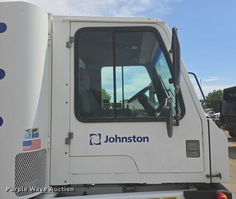 image for item ER5453 2004 Johnston MX450 street sweeper