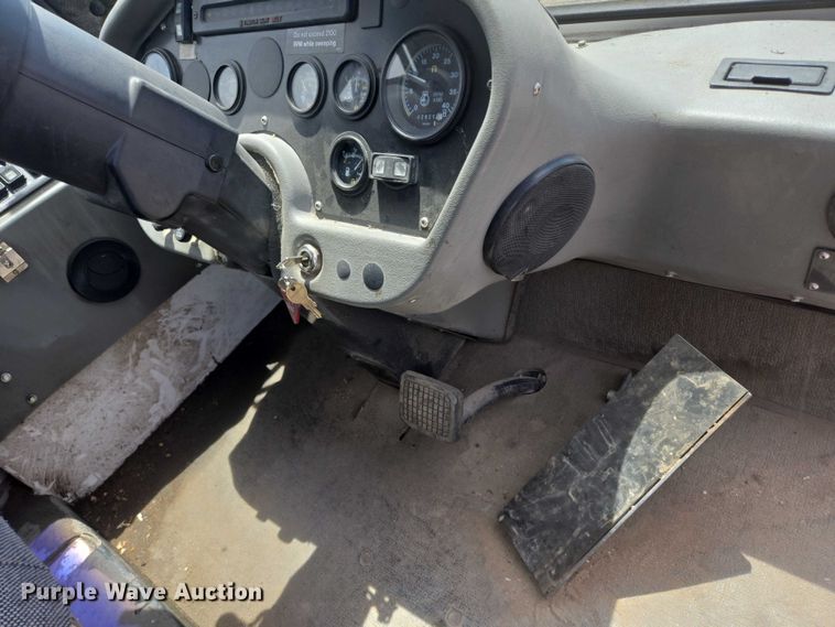 image for item ER5453 2004 Johnston MX450 street sweeper