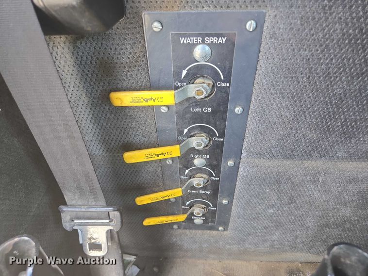 image for item ER5453 2004 Johnston MX450 street sweeper