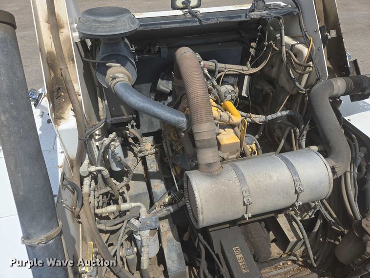 image for item ER5453 2004 Johnston MX450 street sweeper