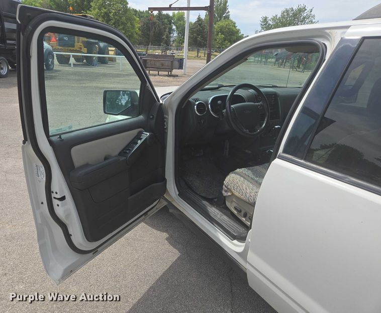 image for item ER5457 2008 Ford Explorer SUV