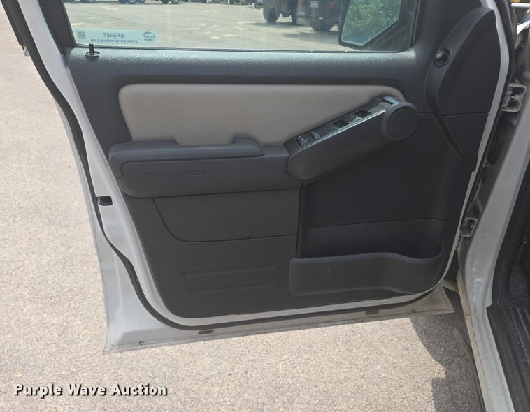 image for item ER5457 2008 Ford Explorer SUV