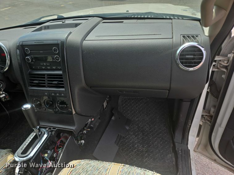image for item ER5457 2008 Ford Explorer SUV