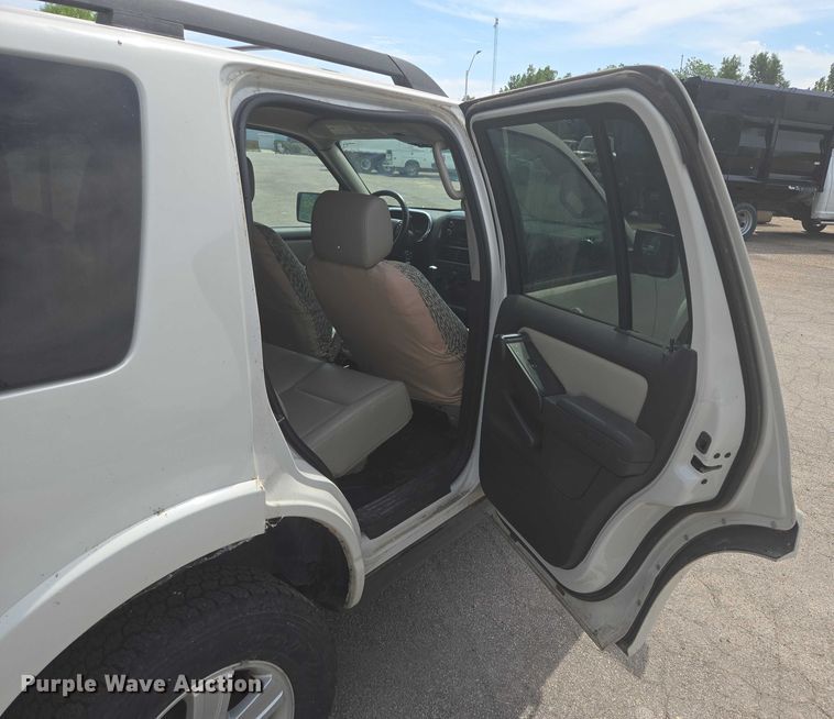 image for item ER5457 2008 Ford Explorer SUV